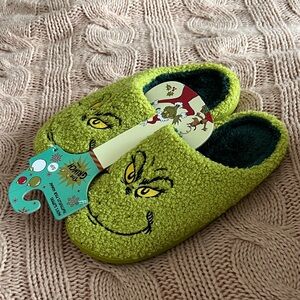 Grinch Fuzzy Slippers / Mens Small / NWT